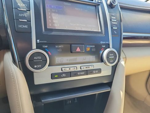 Used 2014 Toyota Camry XLE w/ Leather Package FWD image 21