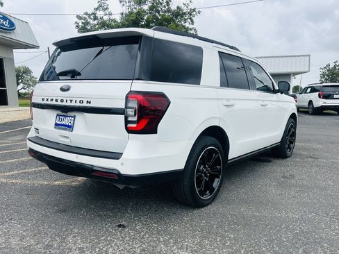 Used 2023 Ford Expedition Limited RWD image 10