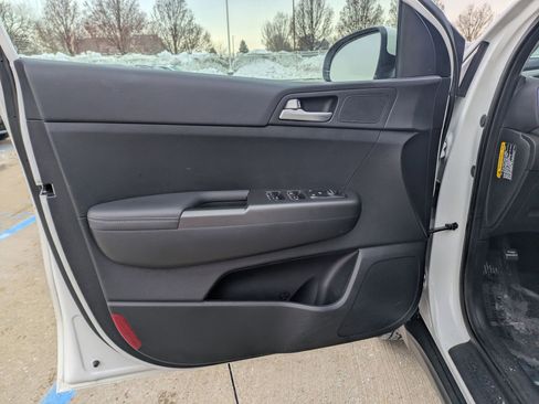 Used 2019 Kia Sportage LX w/ LX Popular Package image 11