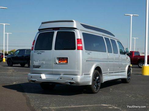 Used 2023 Chevrolet Express 2500 Extended image 15