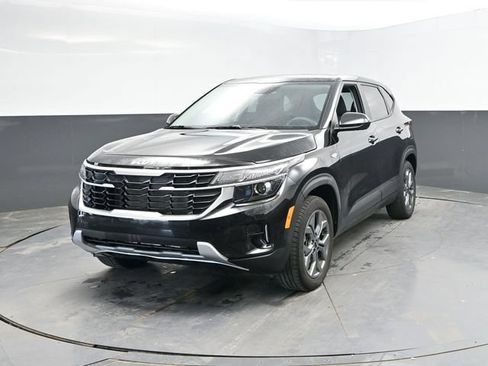 Used 2024 Kia Seltos LX AWD/4WD image 8