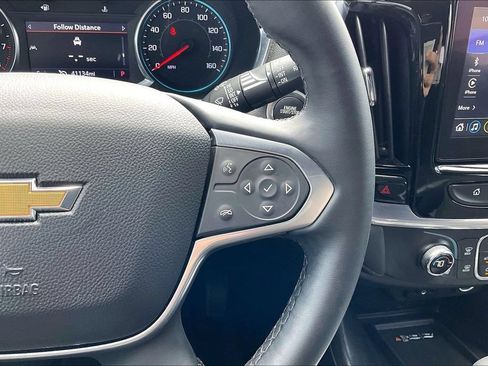 Used 2023 Chevrolet Traverse LT FWD image 19