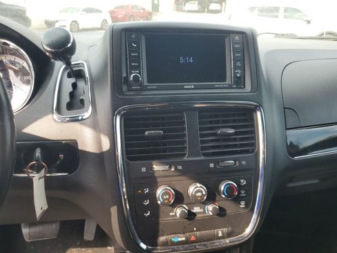 Used 2018 Dodge Grand Caravan SE FWD image 15