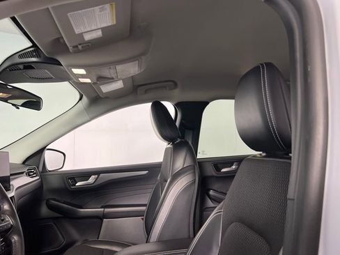 Used 2025 Ford Escape SE image 22
