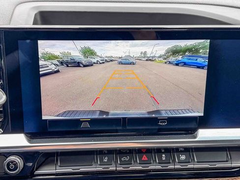 Used 2025 Chevrolet Silverado 2500 LT w/ Convenience Package image 50