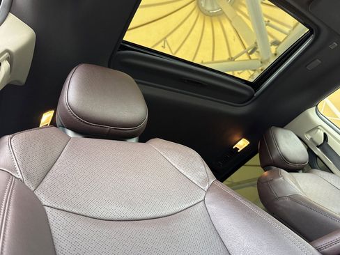 Certified 2024 Toyota Sienna Platinum image 19