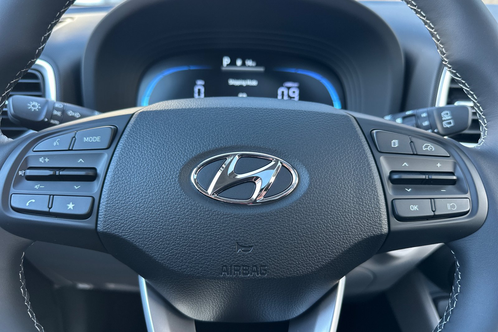 Used 2026 Hyundai Venue SEL FWD image 23