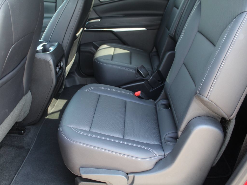 Used 2026 Chevrolet Traverse LT AWD/4WD image 10
