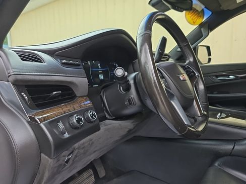 Used 2016 Cadillac Escalade ESV Platinum AWD/4WD image 17