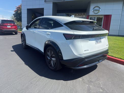 Certified 2024 Nissan Ariya FWD image 8