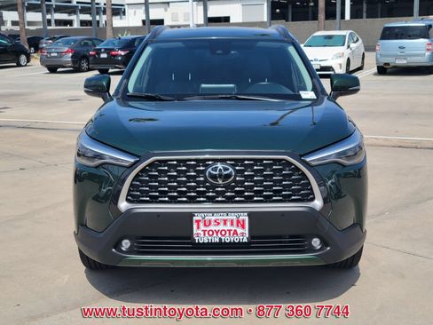 Used 2022 Toyota Corolla Cross XLE w/ Black Badges Package (TMS) AWD/4WD image 8