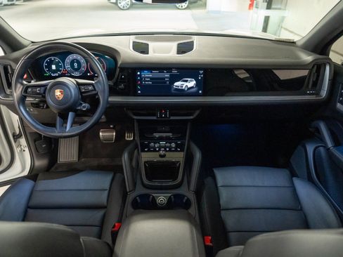 Certified 2024 Porsche Cayenne S AWD/4WD image 25