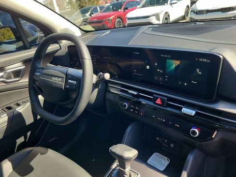 New 2026 Kia Sportage SX FWD image 8