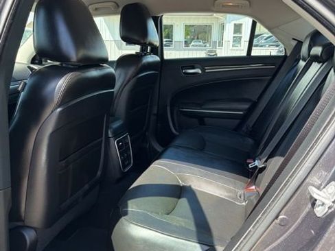 Used 2022 Chrysler 300 Touring L w/ Safetytec Plus Group RWD image 13