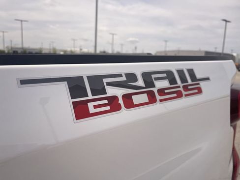 Used 2024 Chevrolet Silverado 1500 LT Trail Boss w/ LT Trail Boss Premium Package image 13