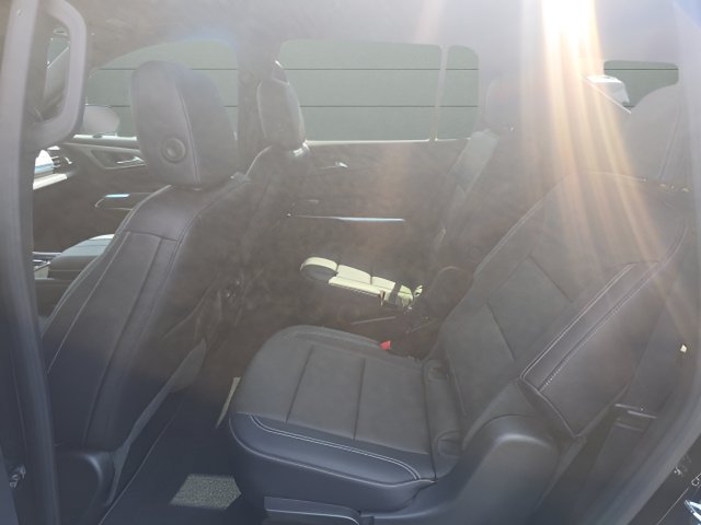 Used 2026 Chevrolet Traverse LT AWD/4WD image 9