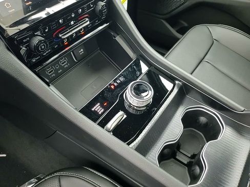 New 2025 Jeep Grand Cherokee Limited w/ Luxury Tech Group II image 29