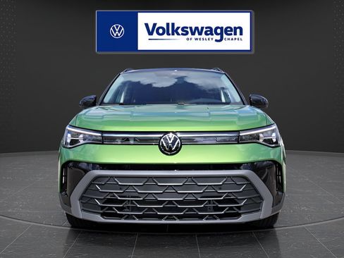 Used 2026 Volkswagen Taos SE FWD image 3