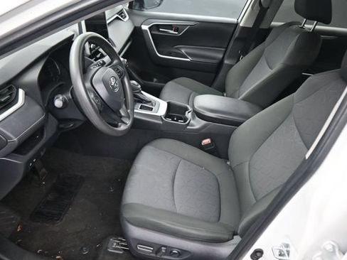 Used 2024 Toyota RAV4 XLE FWD image 21