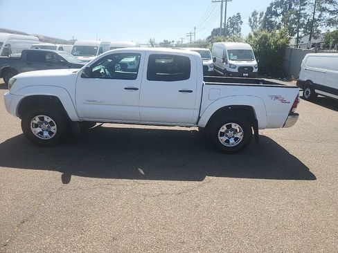Used 2009 Toyota Tacoma PreRunner RWD image 9