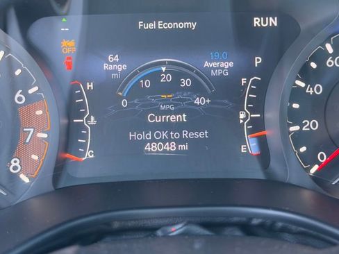 Used 2022 Jeep Compass Latitude w/ Sun and Sound Group AWD/4WD image 12