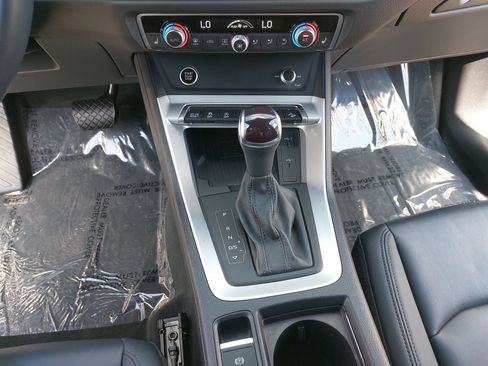 Certified 2025 Audi Q3 2.0T Premium w/ Convenience Package AWD/4WD image 22