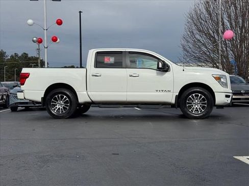 Certified 2021 Nissan Titan SV w/ SV Convenience Package image 2