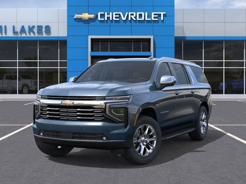 New 2025 Chevrolet Suburban Premier image 6