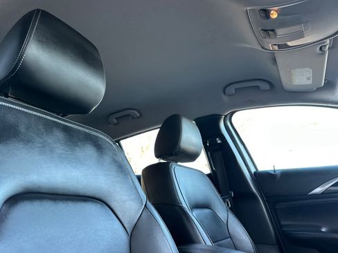 Used 2018 INFINITI QX30 AWD image 18