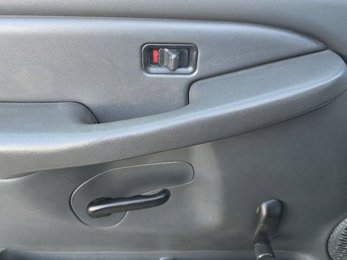 Used 2006 Chevrolet Silverado 3500 W/T w/ Skid Plate Package image 10