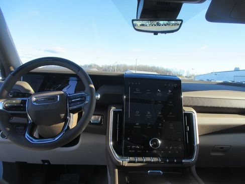 New 2026 GMC Yukon XL Denali w/ Denali Reserve Package image 17