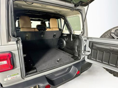 Used 2020 Jeep Wrangler Unlimited Sahara AWD/4WD image 28