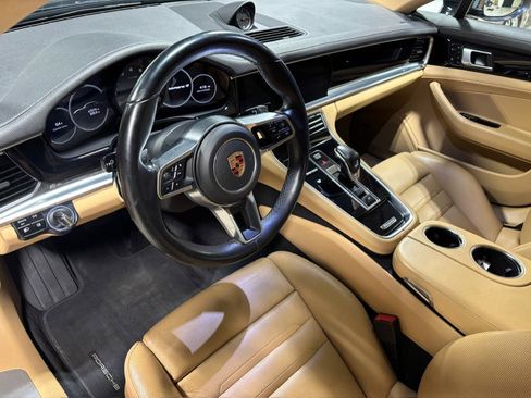 Used 2018 Porsche Panamera 4 image 11
