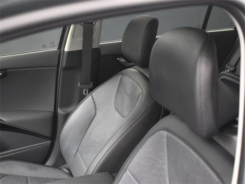 Used 2023 Kia Niro Wave image 15