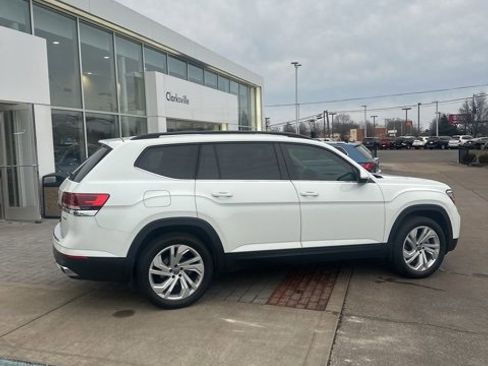 Used 2023 Volkswagen Atlas SE w/ Panoramic Sunroof Package image 8