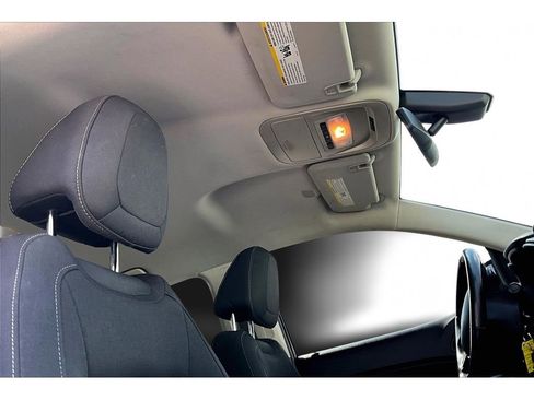 Used 2021 Chevrolet Colorado LT w/ LT Convenience Package image 17