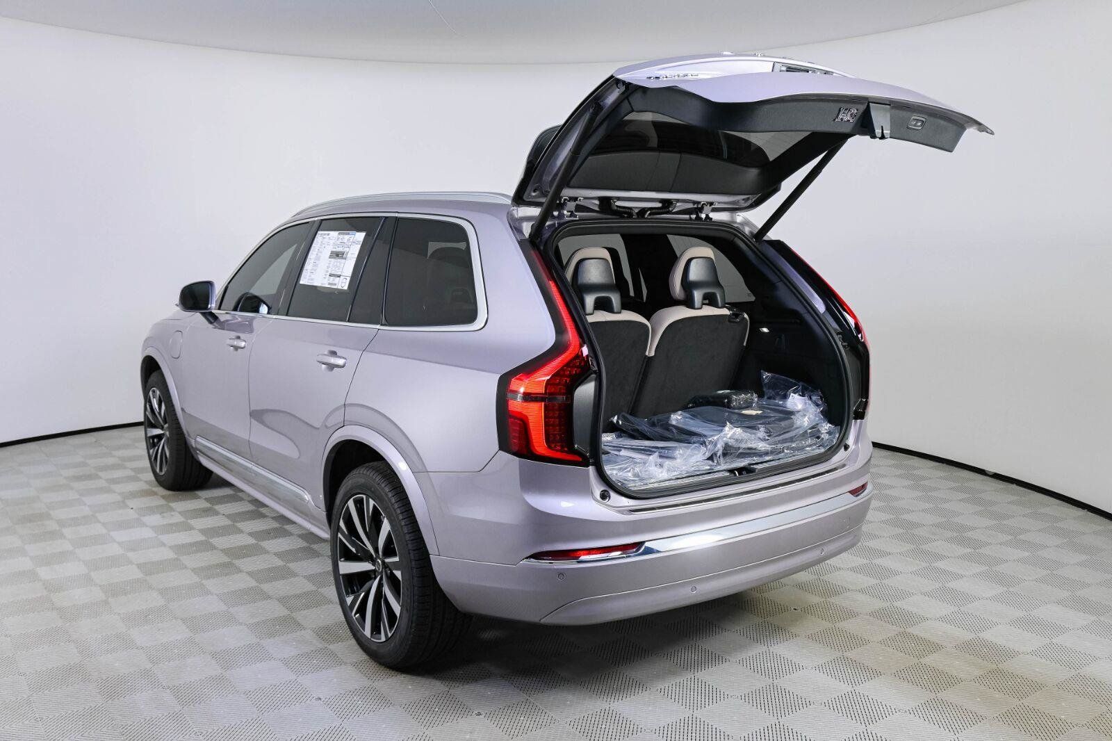 New 2026 Volvo XC90 T8 Core w/ Protection Package Premier AWD/4WD image 32