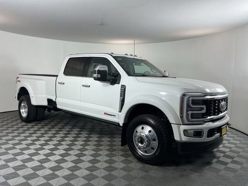 Used 2025 Ford F450 Platinum w/ Platinum Plus Package AWD/4WD image 3