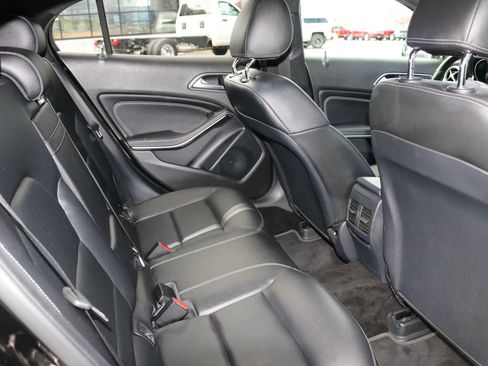 Used 2020 Mercedes-Benz GLA 250 4MATIC image 25