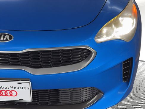 Used 2019 Kia Stinger w/ Sun & Sound Package RWD image 11