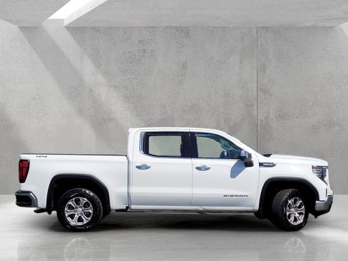 Used 2024 GMC Sierra 1500 SLT AWD/4WD image 4