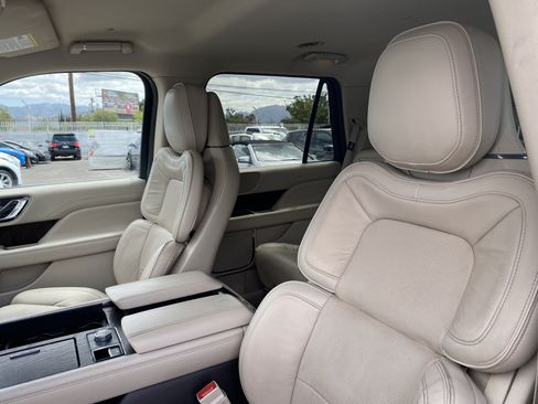 Used 2019 Lincoln Navigator Select w/ Cargo Package RWD image 19