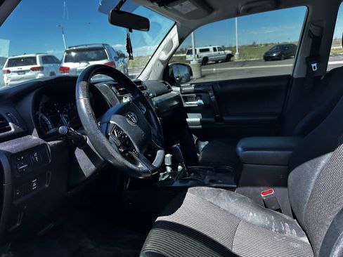 Used 2014 Toyota 4Runner Trail AWD/4WD image 9