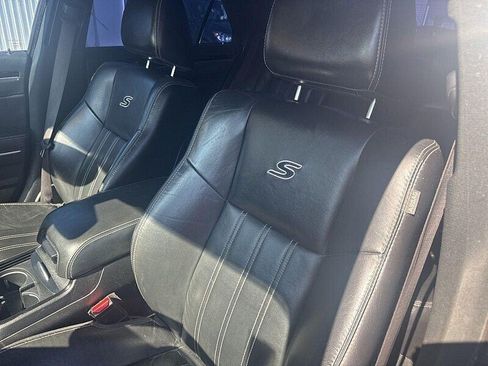Used 2019 Chrysler 300 S RWD image 16