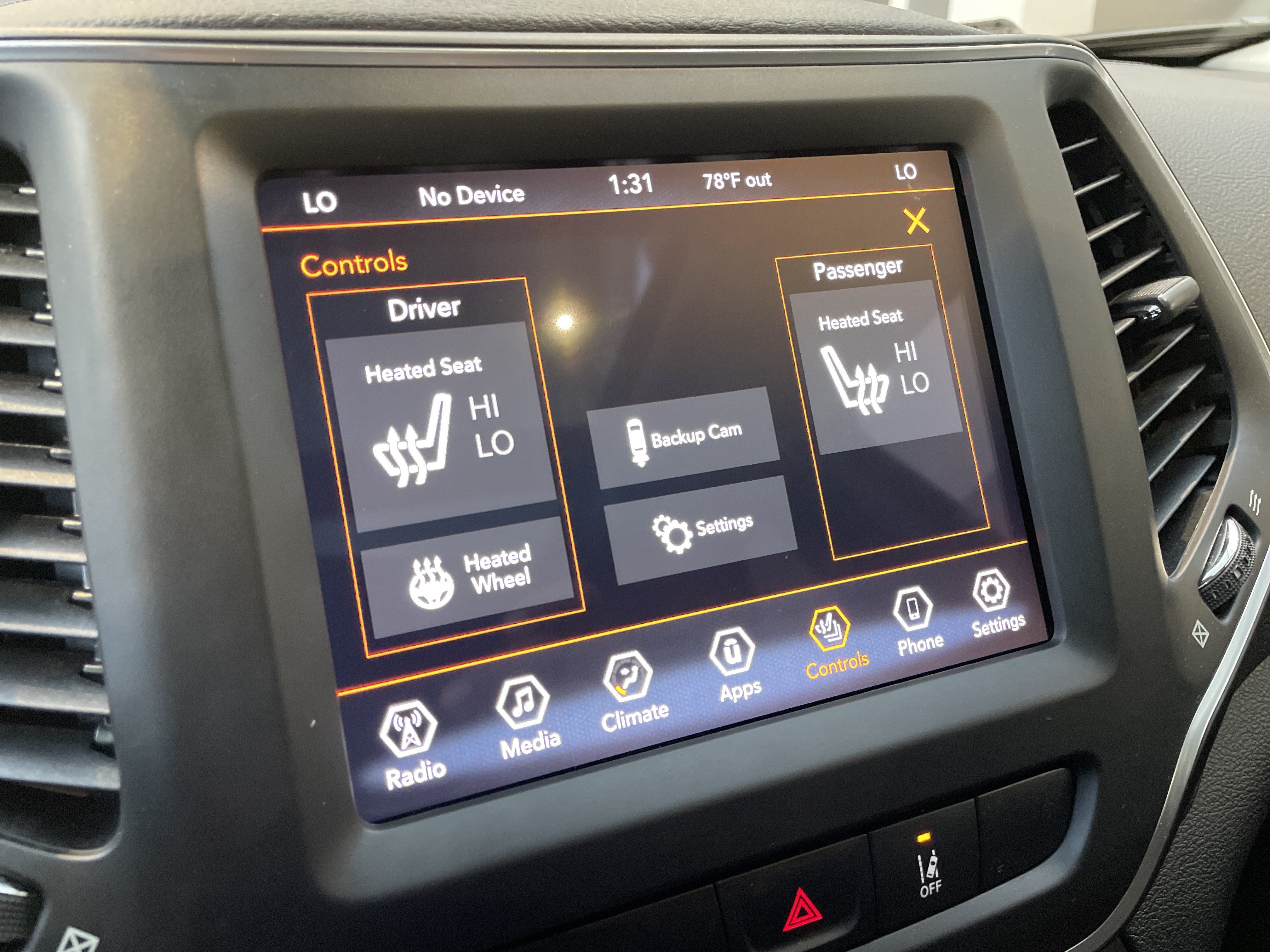 Used 2022 Jeep Cherokee Latitude Lux w/ Sun & Sound Group FWD image 30