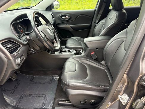 Used 2019 Jeep Cherokee Limited AWD/4WD image 15