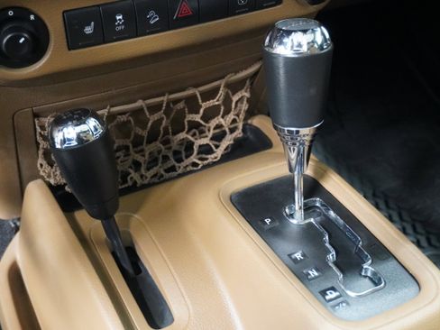 Used 2014 Jeep Wrangler Unlimited Sahara w/ Connectivity Group image 18