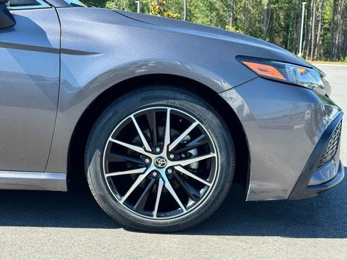 Used 2022 Toyota Camry SE FWD image 37