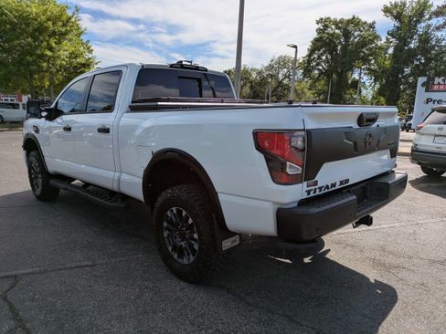 Used 2024 Nissan Titan PRO-4X AWD/4WD image 5