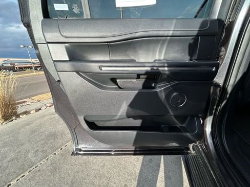 Used 2024 Ford Expedition Max XLT image 21